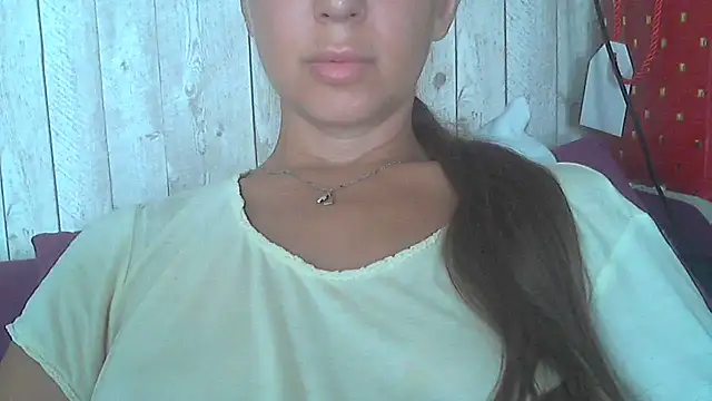 Snapshot of Bella--White chatting on July 19, 6:55 am Bella--White online show from July 19, 6:55 am