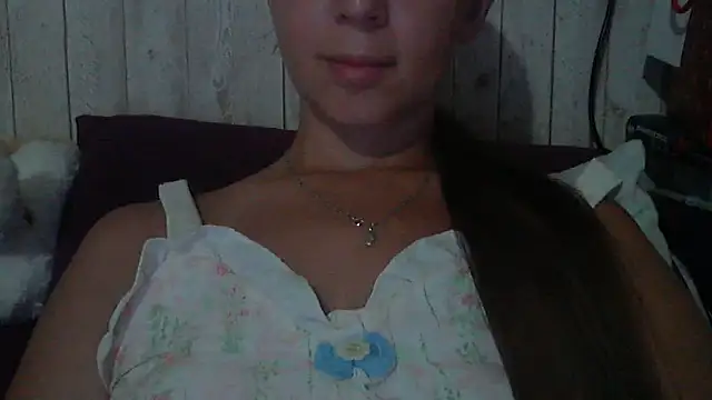 Snapshot of Bella--White chatting on June 27, 5:19 pm Bella--White online show from June 27, 5:19 pm
