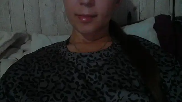 Bella--White online show from May 29, 4:13 pm