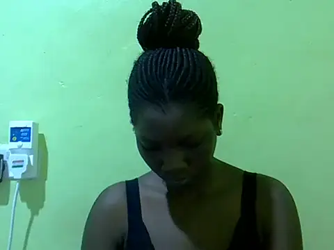 Snapshot of Sweet-Lynn chatting on June 26, 5:13 am Sweet-Lynn online show from June 26, 5:13 am