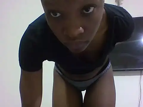 Snapshot of Blushkitten chatting on June 13, 9:13 pm Blushkitten online show from June 13, 9:13 pm