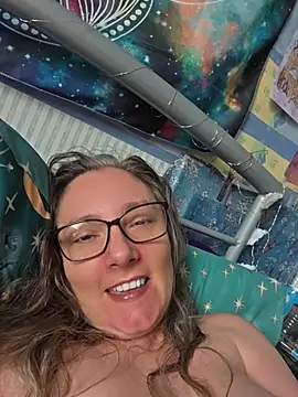 Izzylove47 online show from June 28, 9:15 am