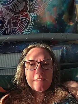 Izzylove47 online show from June 19, 5:35 am