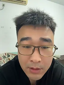 Snapshot of bobo-6688 chatting on June 9, 1:34 pm bobo-6688 online show from June 9, 1:34 pm