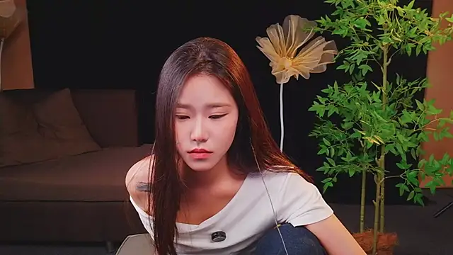 yu598188 online show from May 23, 1:48 am
