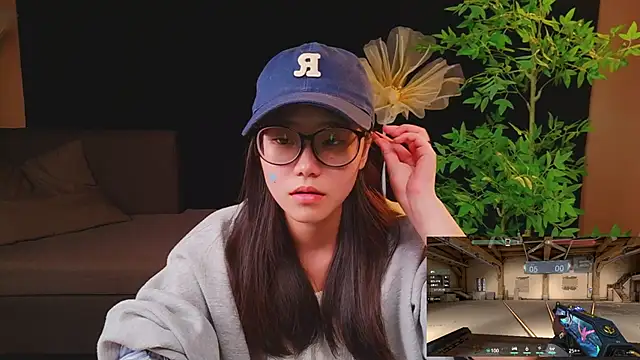 yu598188 online show from May 21, 1:47 am