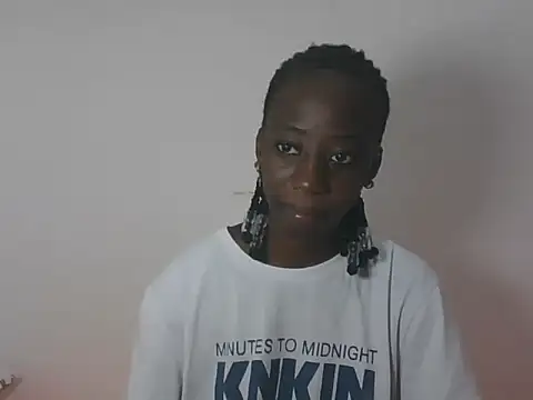 Darkpretty23 online show from May 25, 3:33 pm