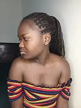 Snapshot of little_creamy chatting on June 28, 4:41 am little creamy online show from June 28, 4:41 am