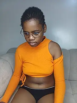 Snapshot of softglamqueen chatting on June 30, 3:28 am softglamqueen online show from June 30, 3:28 am