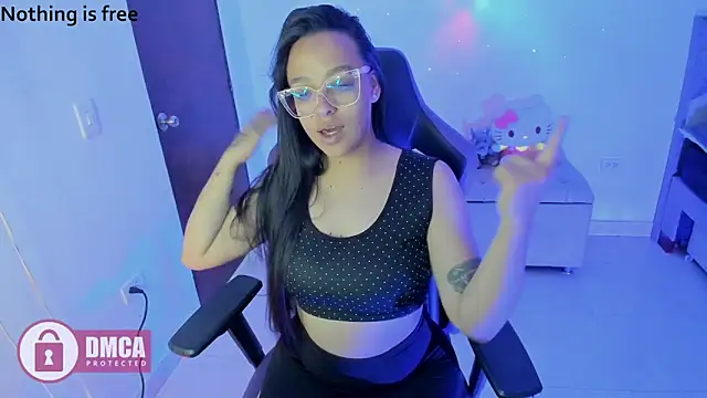 Snapshot of Spicydollx_1 chatting on June 20, 7:41 pm Spicydollx 1 online show from June 20, 7:41 pm