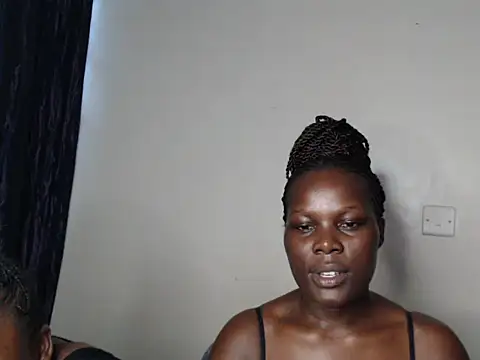 mila novah online show from June 10, 1:56 pm