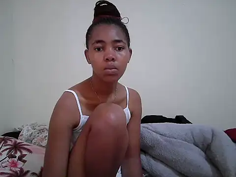 Snapshot of MidnightNala chatting on June 26, 4:18 am MidnightNala online show from June 26, 4:18 am