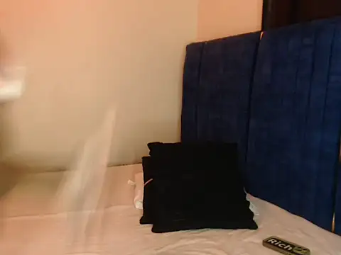 Snapshot of Luxe_glow chatting on May 21, 2:53 am Luxe glow online show from May 21, 2:53 am