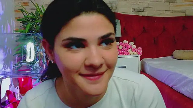 Snapshot of EvvaMonroe chatting on June 12, 7:44 pm EvvaMonroe online show from June 12, 7:44 pm