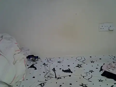 Snapshot of Curvy_nelly1 chatting on June 30, 5:57 pm Curvy nelly1 online show from June 30, 5:57 pm
