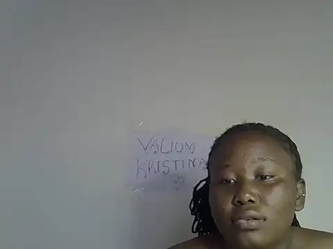 Snapshot of Curvy_nelly1 chatting on June 29, 1:22 pm Curvy nelly1 online show from June 29, 1:22 pm