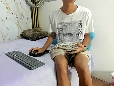 cute boy angelx18 online show from July 1, 6:52 pm
