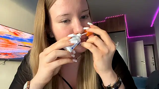 Snapshot of Lisi_Kiss_ chatting on May 28, 5:08 pm Lisi Kiss online show from May 28, 5:08 pm