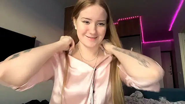 Snapshot of Lisi_Kiss_ chatting on May 17, 5:46 pm Lisi Kiss online show from May 17, 5:46 pm