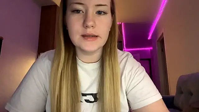 Snapshot of Lisi_Kiss_ chatting on May 18, 6:01 pm Lisi Kiss online show from May 18, 6:01 pm