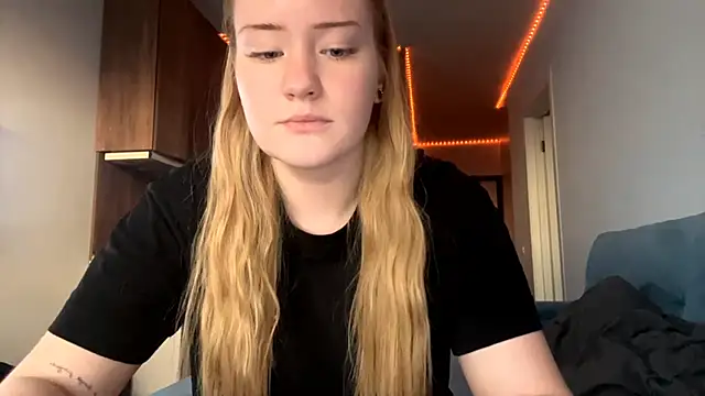 Snapshot of Lisi_Kiss_ chatting on May 22, 6:06 pm Lisi Kiss online show from May 22, 6:06 pm