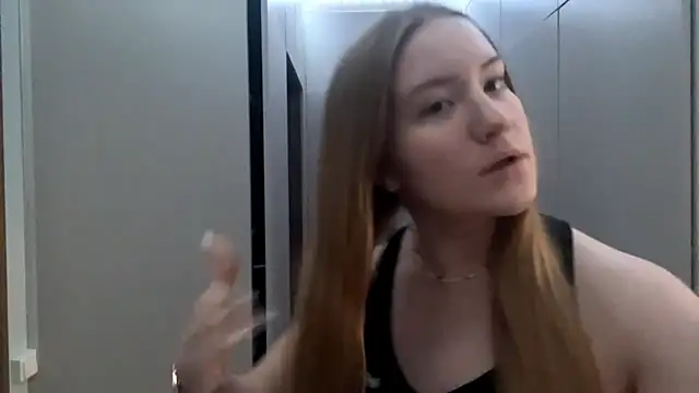 Snapshot of Lisi_Kiss_ chatting on May 26, 5:44 pm Lisi Kiss online show from May 26, 5:44 pm