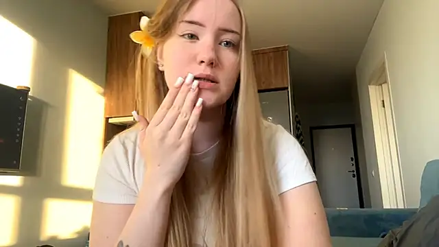 Snapshot of Lisi_Kiss_ chatting on May 23, 5:23 pm Lisi Kiss online show from May 23, 5:23 pm