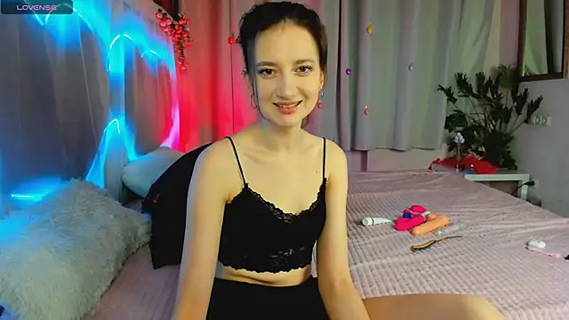 SummerLilaa online show from June 7, 1:38 pm