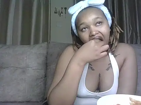 Candy Tracy online show from July 10, 8:42 pm