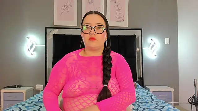 Snapshot of zoe_curvyy chatting on June 30, 12:05 pm zoe curvyy online show from June 30, 12:05 pm