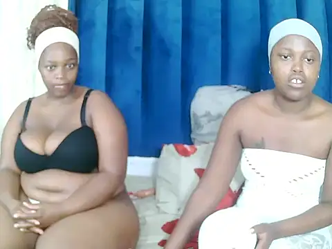 NaturalCurves7 online show from May 25, 8:40 pm