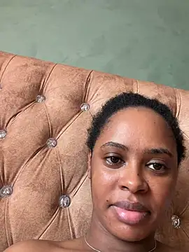 pretty zii online show from June 12, 11:52 am