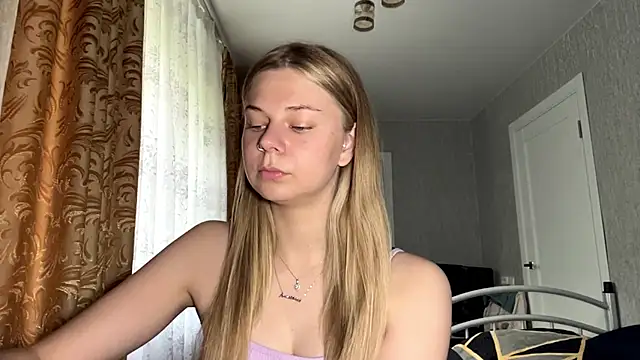 HoneysPiee online show from June 6, 10:09 am