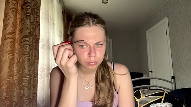 HoneysPiee online show from June 14, 10:27 am