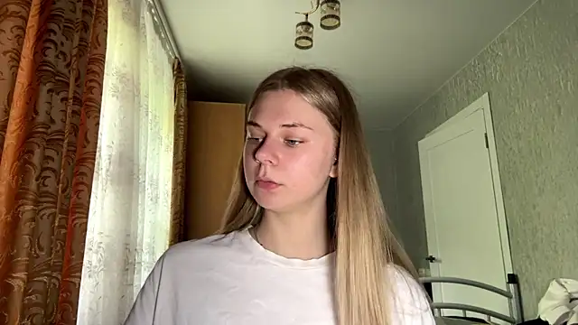 HoneysPiee online show from June 2, 10:04 am