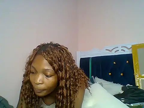 Snapshot of Ariana254 chatting on June 14, 2:24 am Ariana254 online show from June 14, 2:24 am