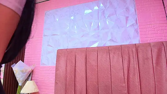 mnicollesweet pri online show from June 17, 4:12 am