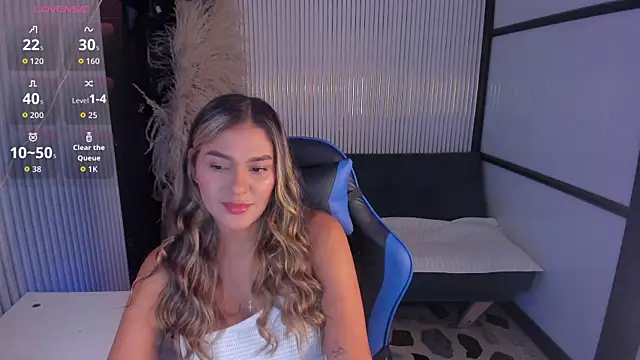 SophieWatson  online show from June 21, 11:43 pm