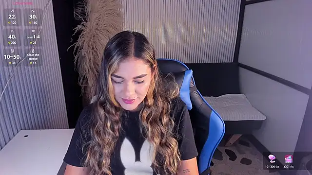 SophieWatson  online show from June 22, 1:52 pm