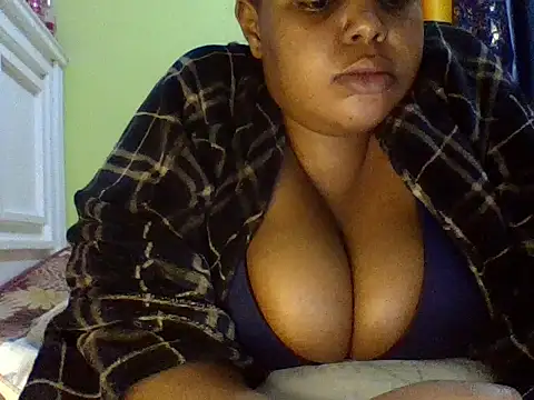 sexychubby22 online show from May 28, 11:32 pm