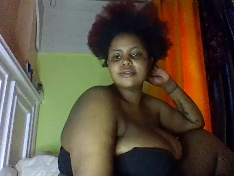 sexychubby22 online show from June 6, 3:45 am