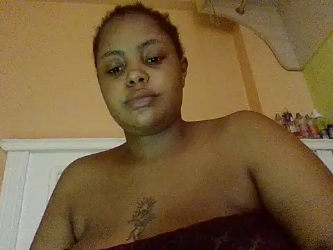 sexychubby22 online show from May 27, 2:35 pm