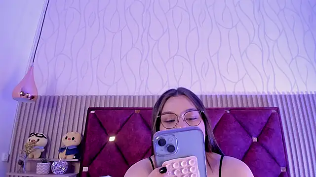 Snapshot of Ivybloom_ chatting on May 22, 12:25 pm Ivybloom online show from May 22, 12:25 pm