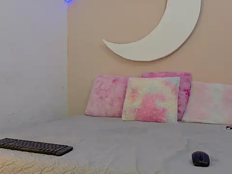 SamanthaLaurent online show from June 16, 6:52 pm