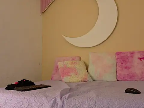 SamanthaLaurent online show from June 3, 12:44 am