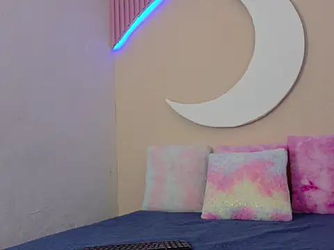 SamanthaLaurent online show from June 13, 7:12 pm