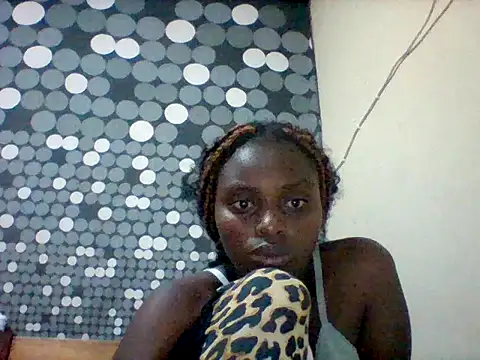 Snapshot of liligal chatting on June 16, 7:58 pm liligal online show from June 16, 7:58 pm