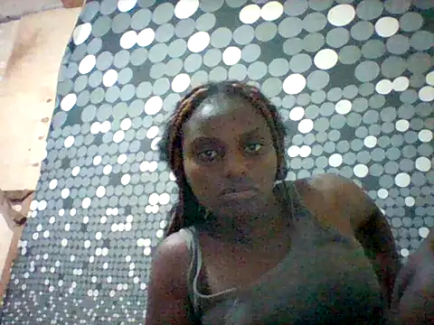 Snapshot of liligal chatting on June 18, 8:58 pm liligal online show from June 18, 8:58 pm