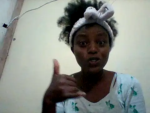 Snapshot of liligal chatting on June 4, 4:39 am liligal online show from June 4, 4:39 am