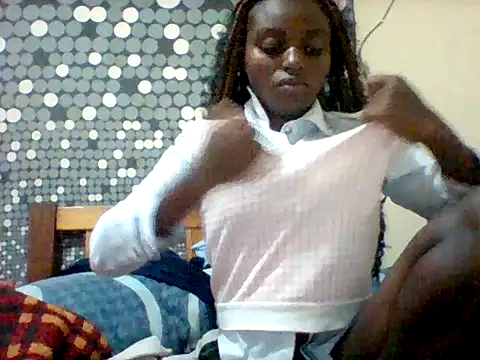 Snapshot of liligal chatting on June 11, 5:37 am liligal online show from June 11, 5:37 am